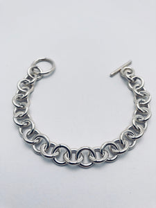 Seaxwolf chunky 13 gauge single link chain bracelet for men and women in solid 925 sterling silver from handmade links and handcrafted toggle clasp.