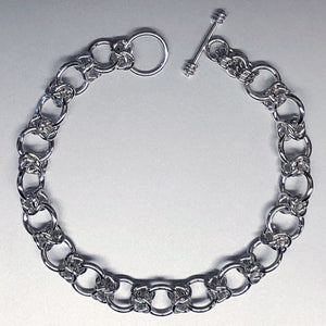 Seaxwolf Colleen is our unique fine handcrafted 925 sterling silver Byzantine III chain bracelet variation.