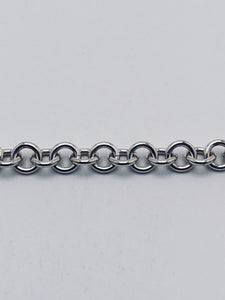 Closeup of Design - Seaxwolf thick single link chain bracelet for men and women in solid 925 sterling silver from handmade links and handcrafted toggle clasp.